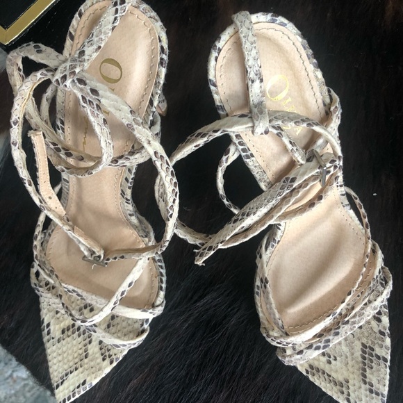 Olivia Animal Print Strappy Tie up Sandals -  Pristine Sz 8 - Picture 12 of 15